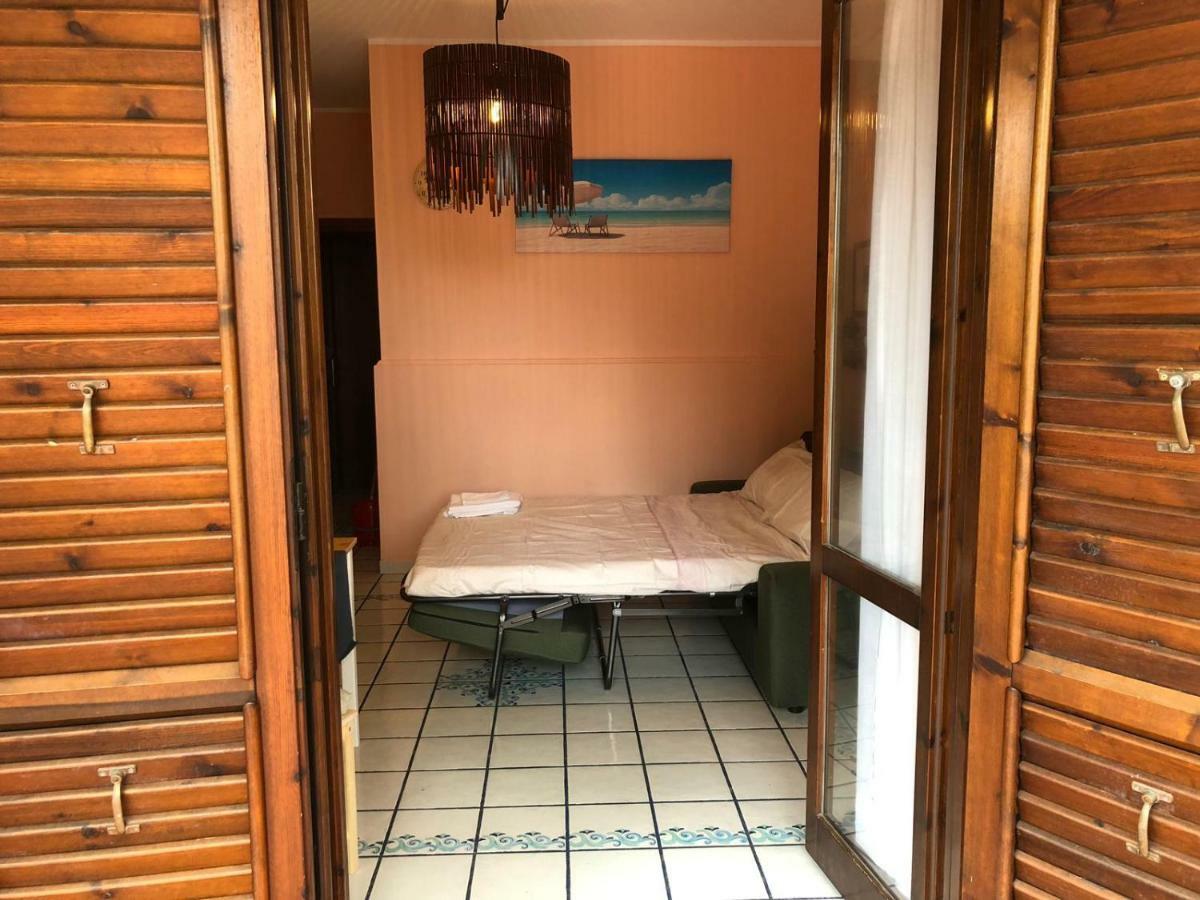 Chloe'S Apartment Acireale Exterior photo