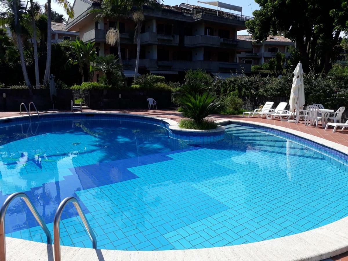 Chloe'S Apartment Acireale Exterior photo